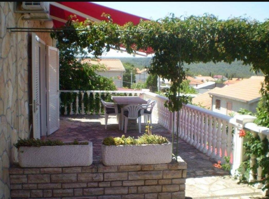 Happy 2Bedroom Apartments Gornji Karin Exterior foto