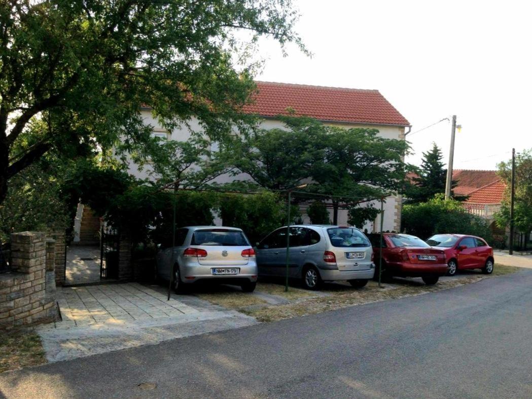 Happy 2Bedroom Apartments Gornji Karin Exterior foto